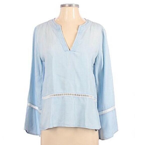 Cloth & Stone Anthropologie Chambray Light Wash Blue Bell Sleeve Blouse Small - Picture 6 of 7